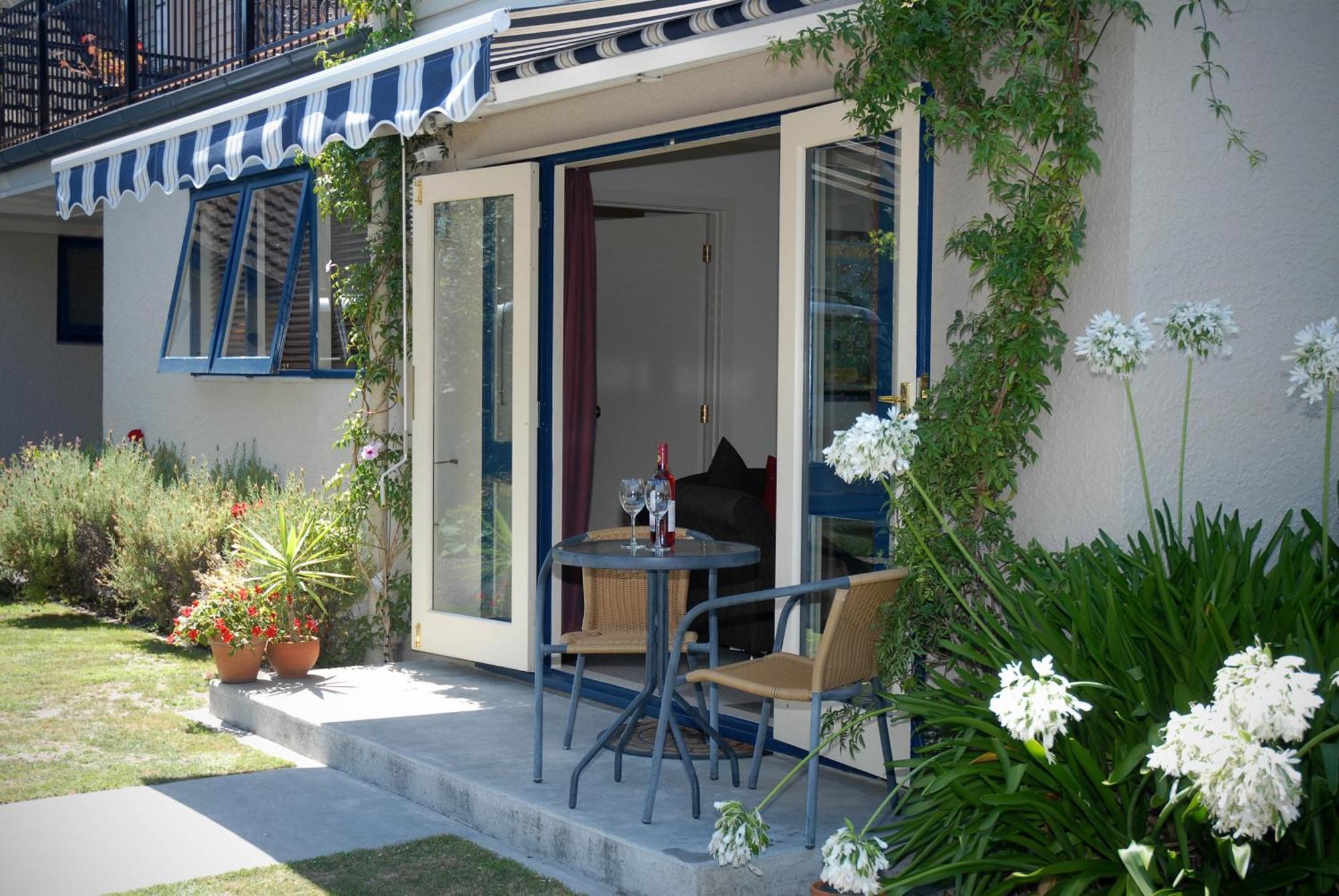 The Village Apartment, Just Steps To The Village Shops, Bars And Restaurants Havelock North Eksteriør bilde